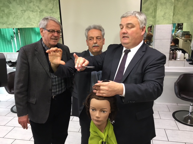 estrauman.jpg estrauman.jpg
